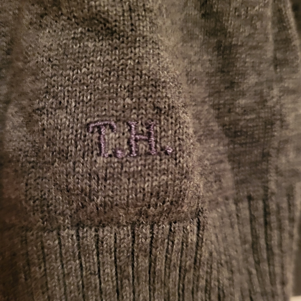 Vintage Tommy Hilfiger Gray V-Neck Sweater with Purple and White Argyle - Picture 3 of 4